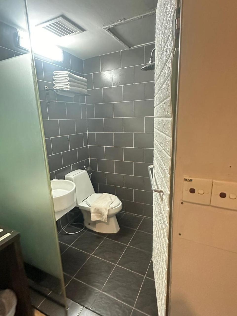 Kingsman Boutique Hotel Kota Kinabalu Zewnętrze zdjęcie